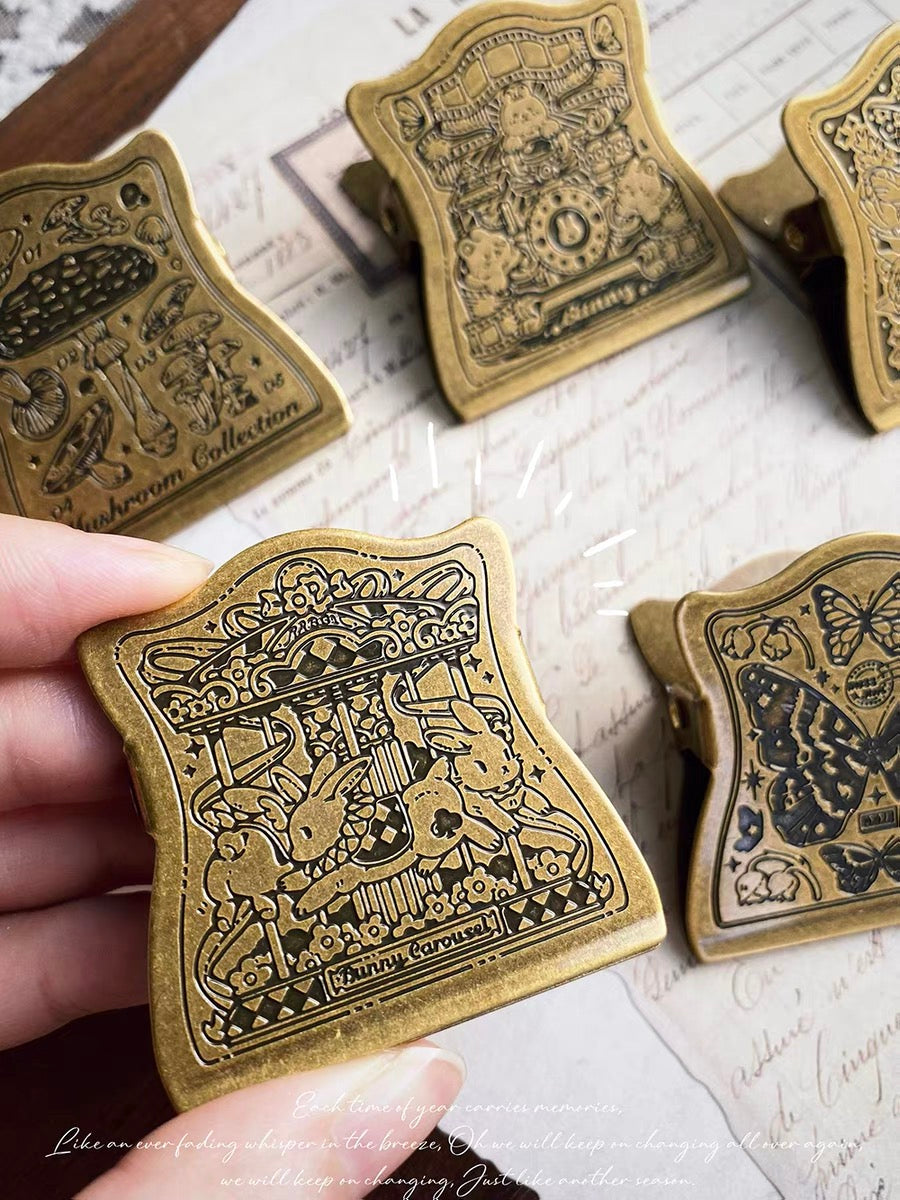 AAAI'S : NOTEBOOK BRASS CLIPS : NATURE COLLECTION