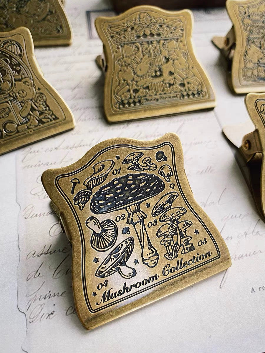 AAAI'S : NOTEBOOK BRASS CLIPS : NATURE COLLECTION